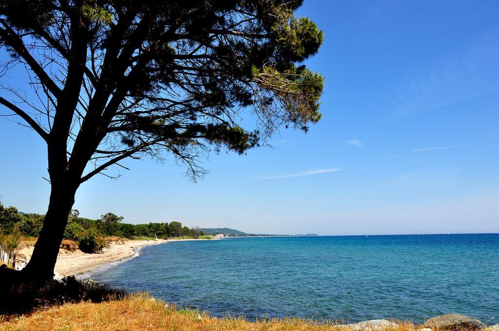 Aparthotel Sole E Mare à Santa-Maria-Poggio  Extérieur photo