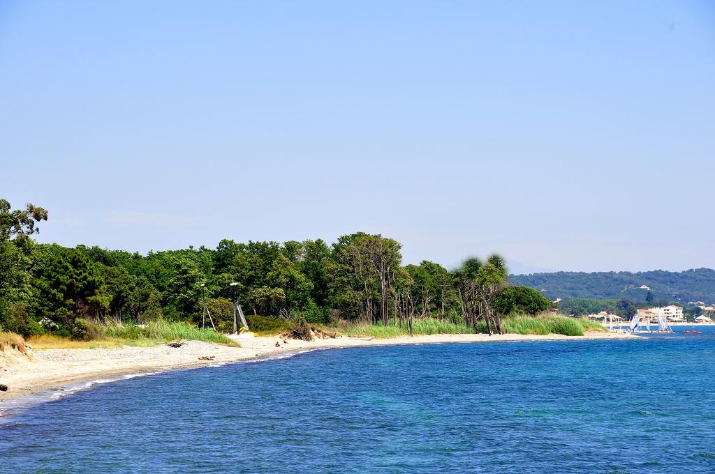 Aparthotel Sole E Mare à Santa-Maria-Poggio  Extérieur photo