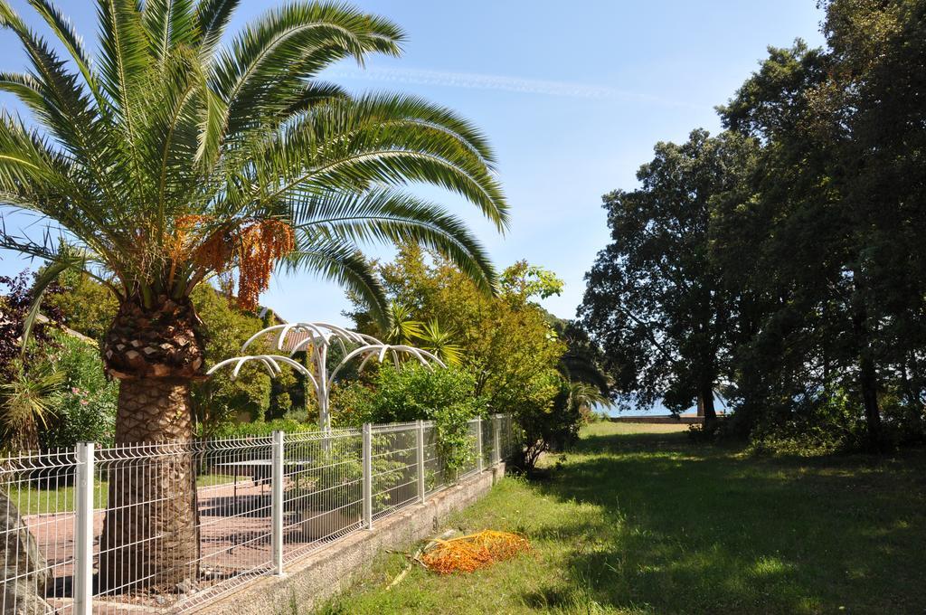 Aparthotel Sole E Mare à Santa-Maria-Poggio  Extérieur photo